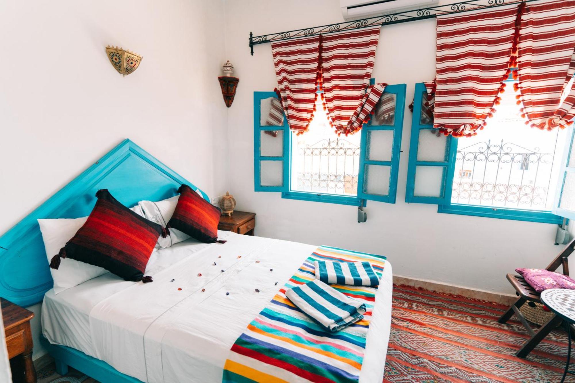 Hotel Sakura Chefchaouen Exteriör bild